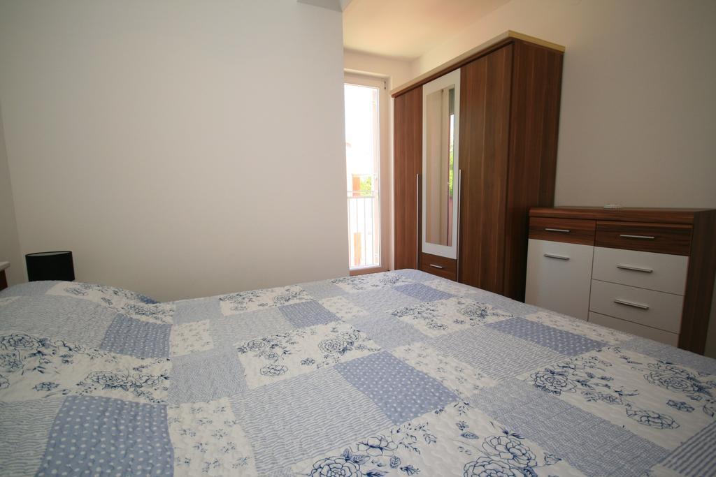 Ruzmarinka 4* Lägenhet Baška Exteriör bild