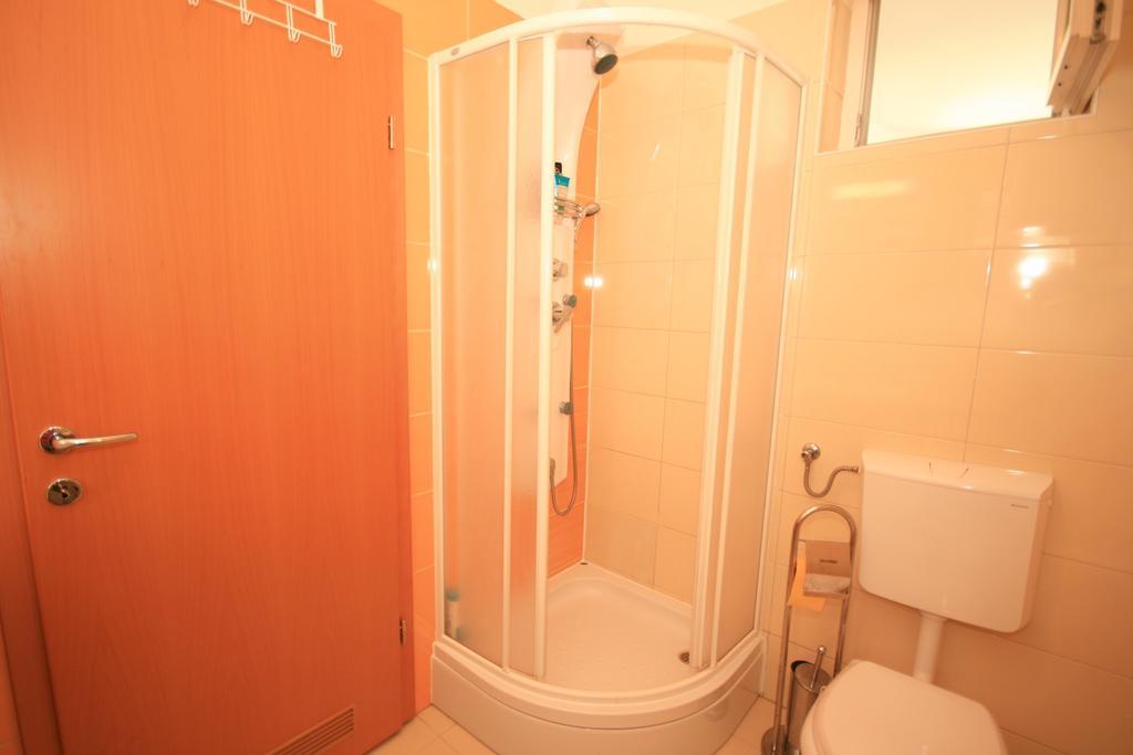 Ruzmarinka 4* Lägenhet Baška Exteriör bild