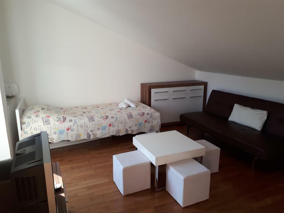 Ruzmarinka 4* Lägenhet Baška Exteriör bild